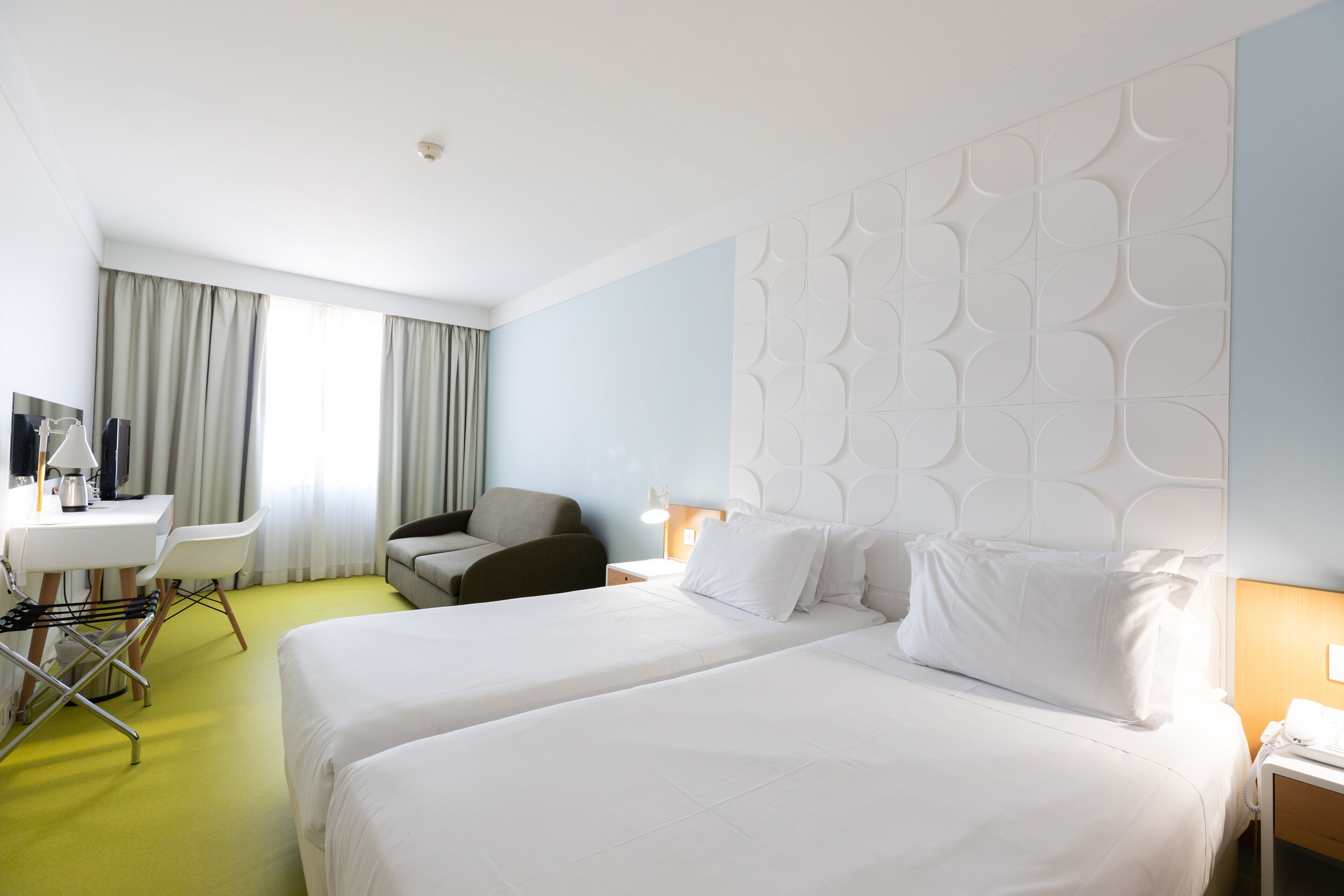 triple room | in-room safe, desk, laptop workspace, blackout curtains