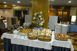 Daily English breakfast for a fee - VIP Inn Berna Hotel (Lisbon)