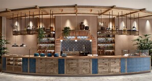 Tägliches Frühstücksbuffet (10 EUR pro Person)