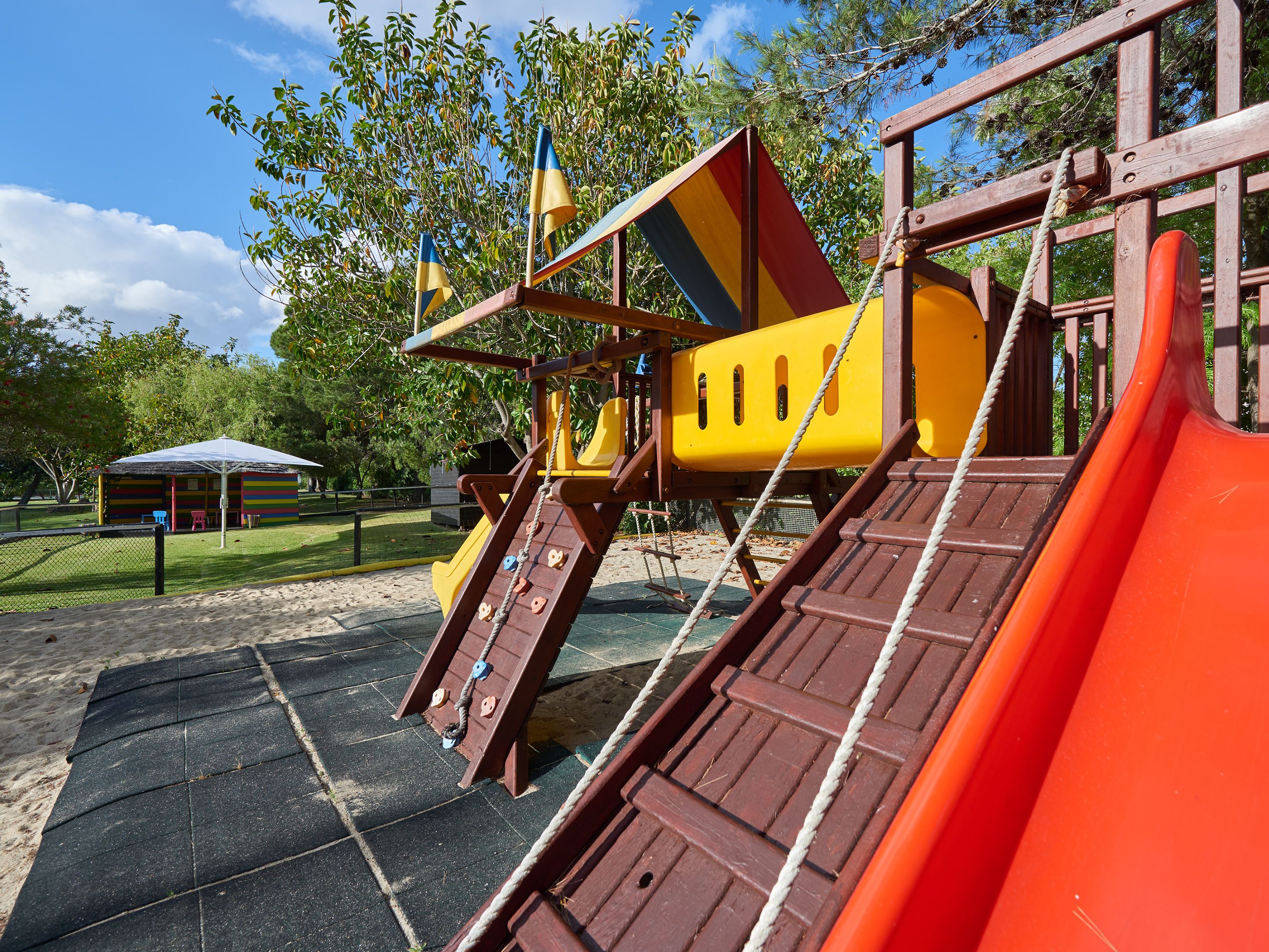 children’s play area – outdoor