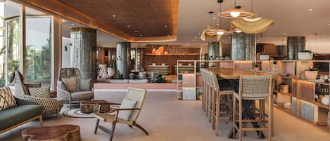 ロビーラウンジ