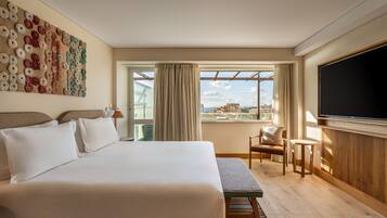 Suite (Regency) | Minibar, safe på rommet, skrivebord og blendingsgardiner