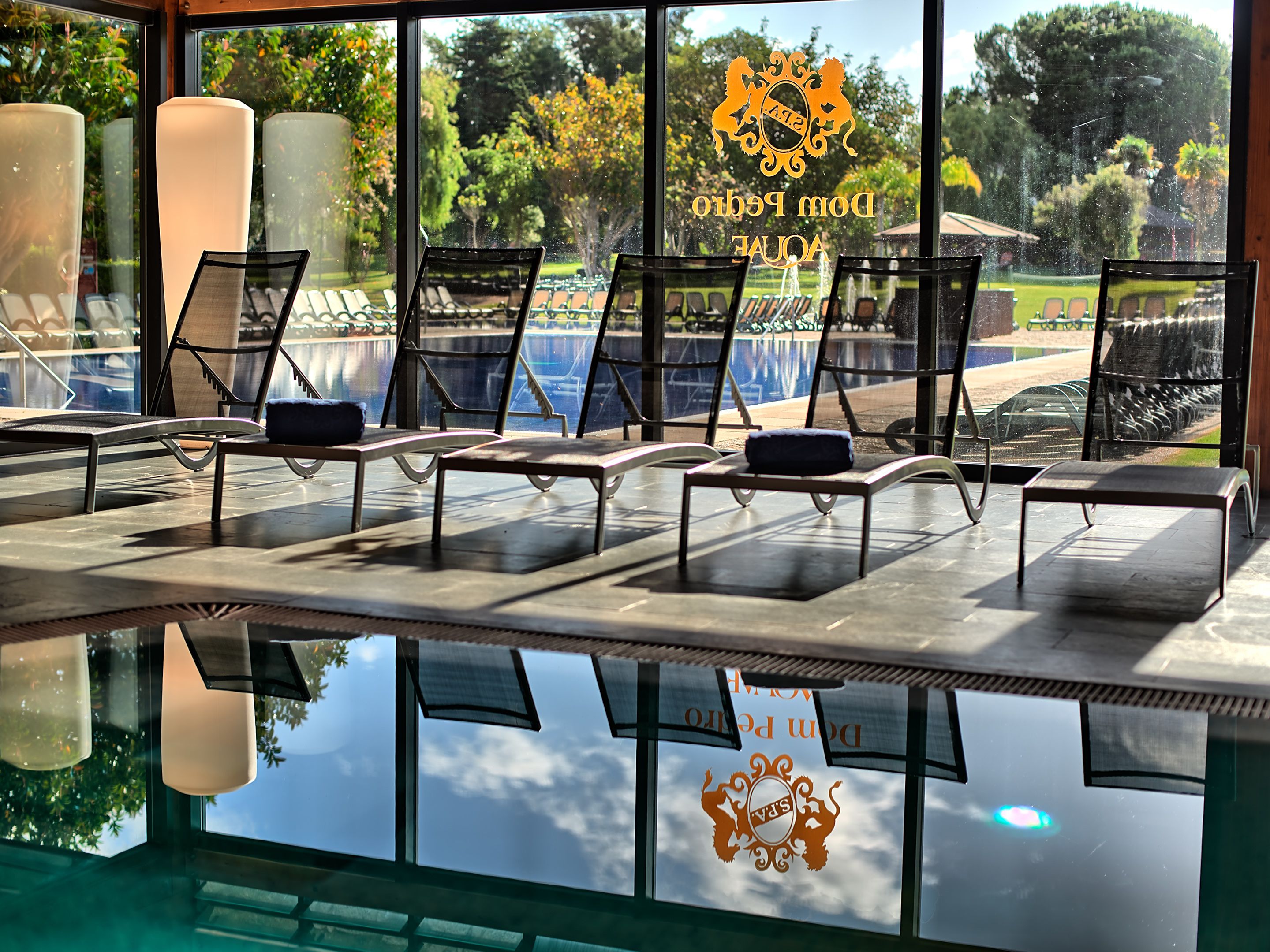 sauna, hot tub, body treatments, facials, 4 treatment rooms, massages