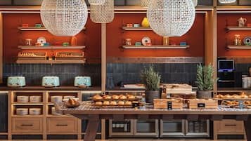 Frokostbuffé hver dag (EUR 10 per person)