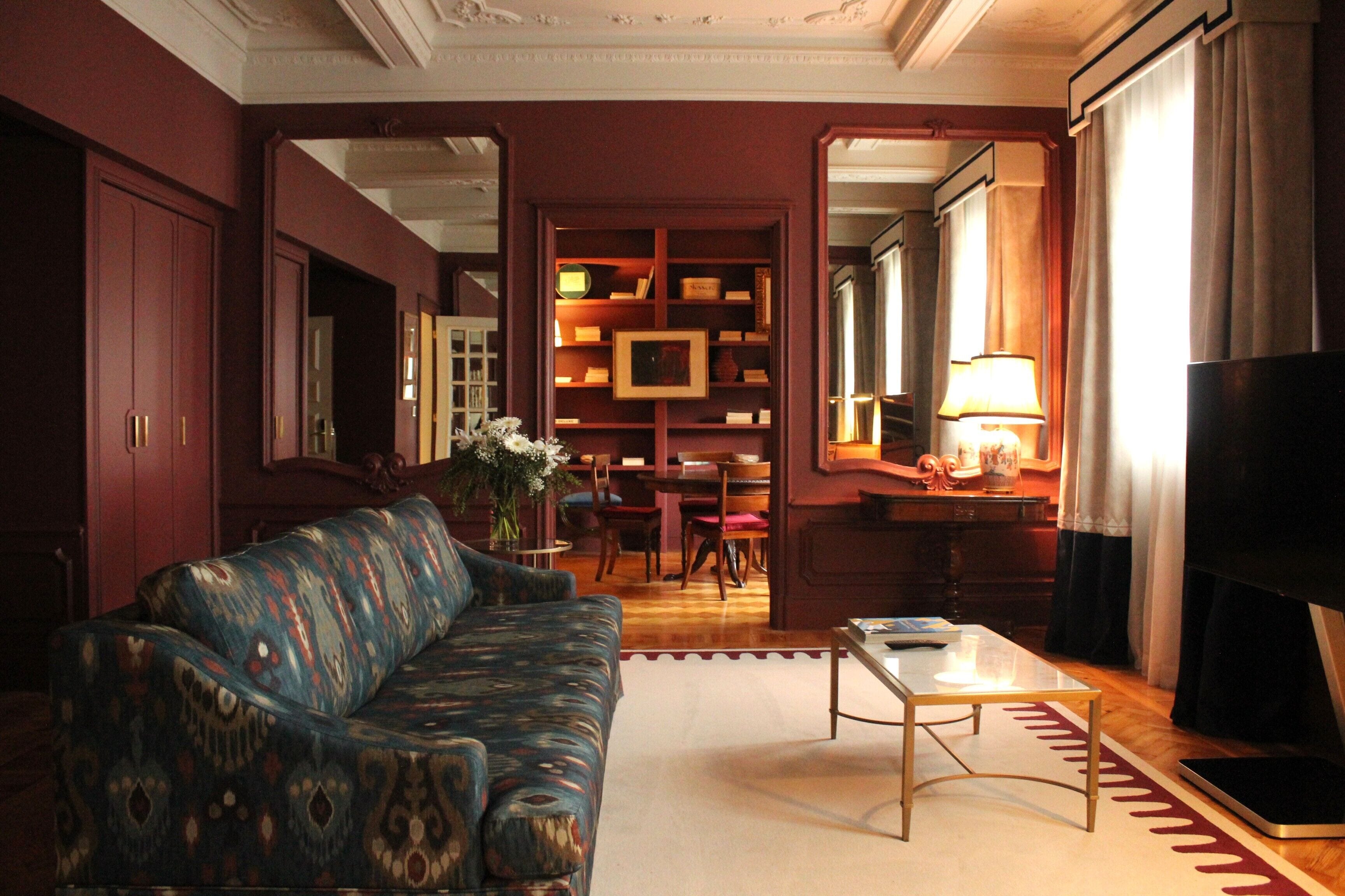 royal suite | 1 bedroom, hypo-allergenic bedding, in-room safe, blackout curtains