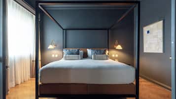 Suíte premium | Roupas de cama antialérgicas, cofres nos quartos, cortinas blackout