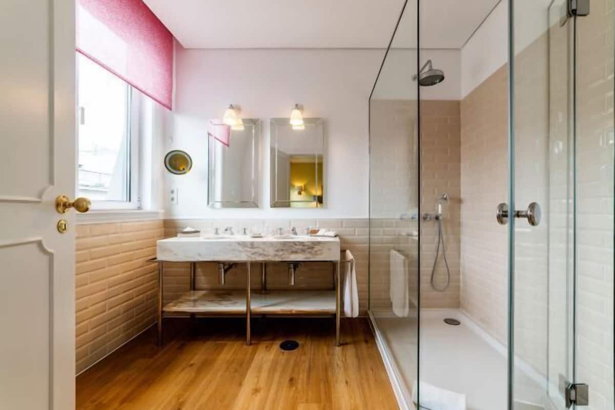 Bathroom | Free toiletries, hair dryer, bathrobes, slippers