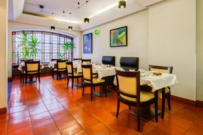 Ferdiglaget frokost er inkludert hver dag