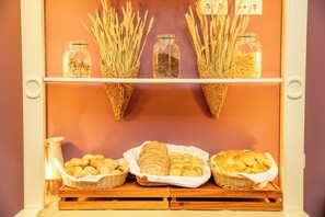 Daily buffet breakfast (EUR 11.50 per person)