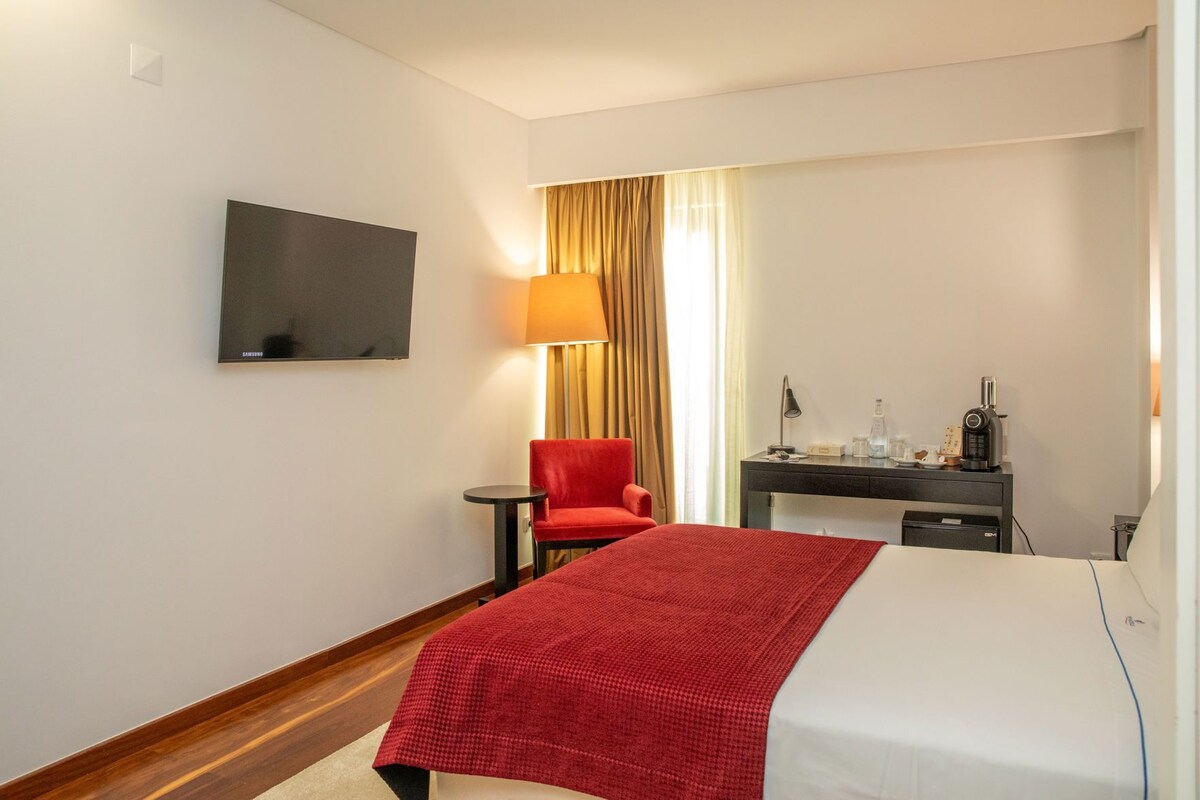 In-room safe, desk, blackout drapes, soundproofing