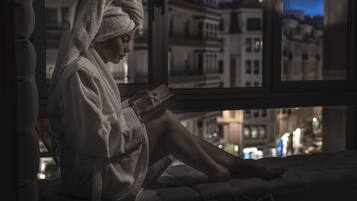 Superior Room, 1 King Bed, City View (Stylish) | Minibar, in-room safe, desk, free WiFi