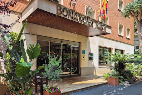 Exterior. Hotel Bonanova Park