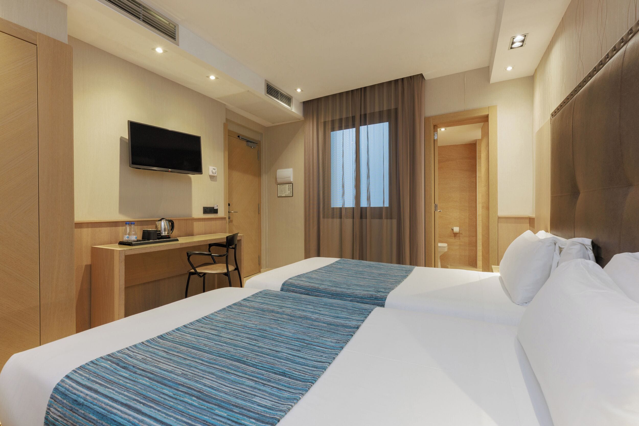 1 bedroom, down duvets, minibar, in-room safe