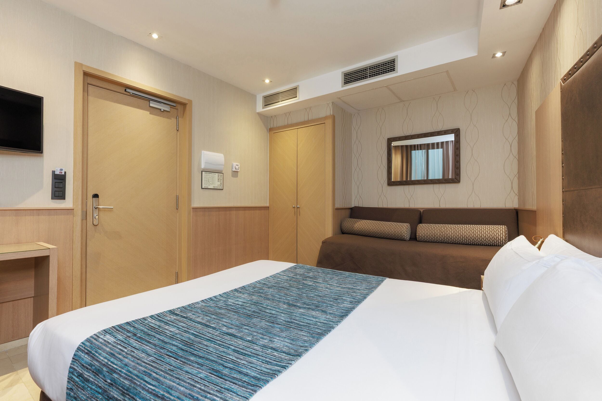 1 bedroom, down duvets, minibar, in-room safe