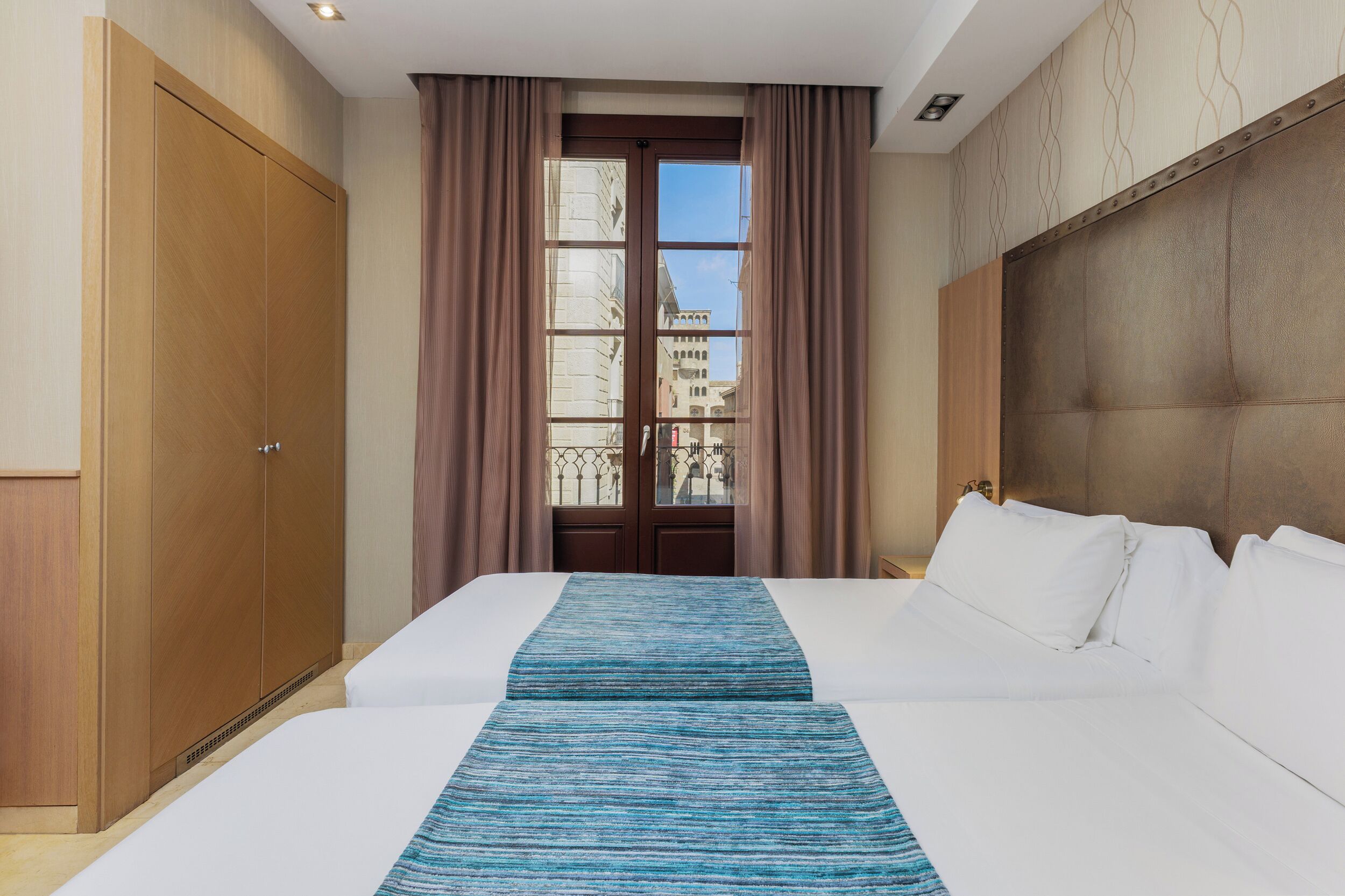 1 bedroom, down duvets, minibar, in-room safe