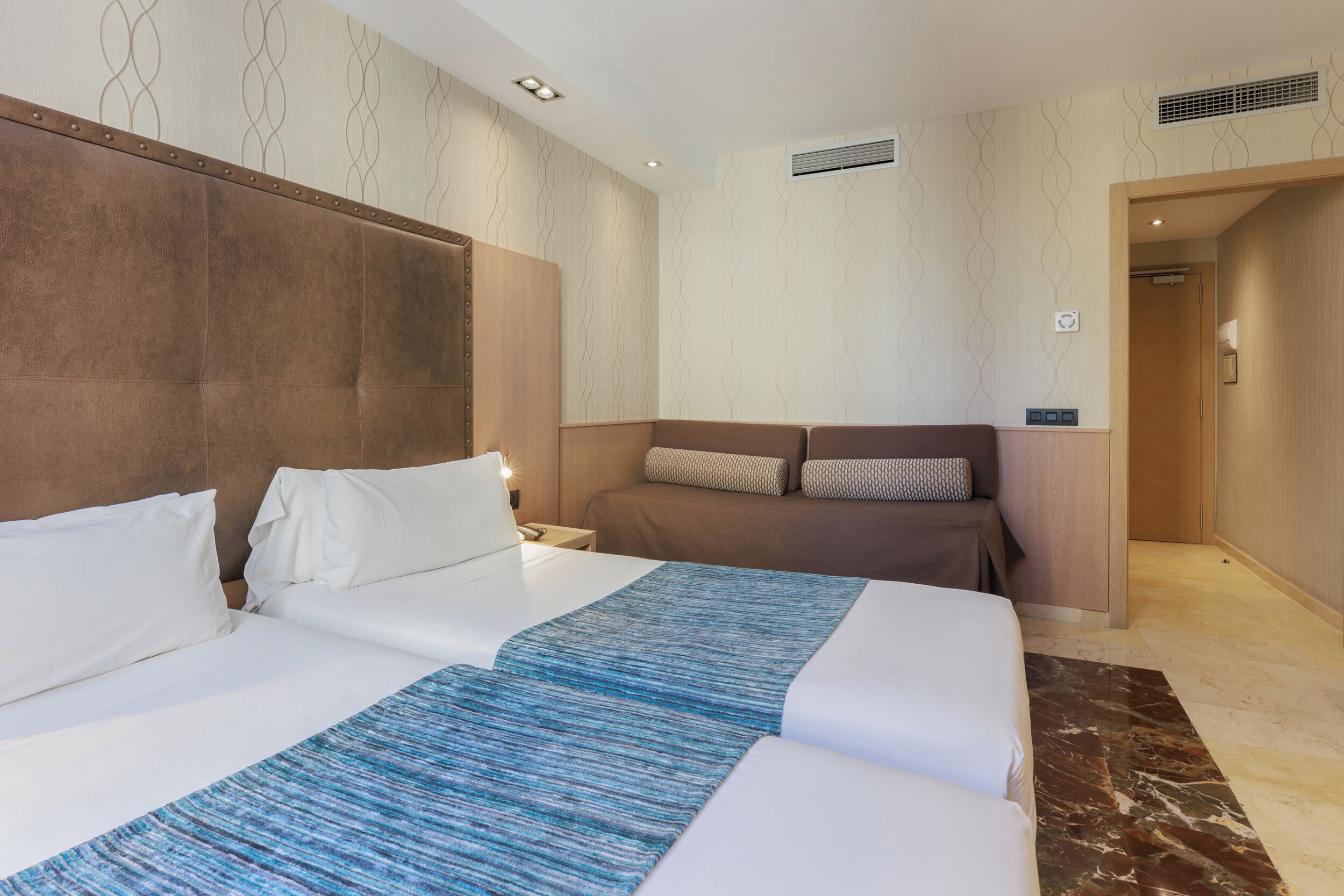 1 bedroom, down duvets, minibar, in-room safe