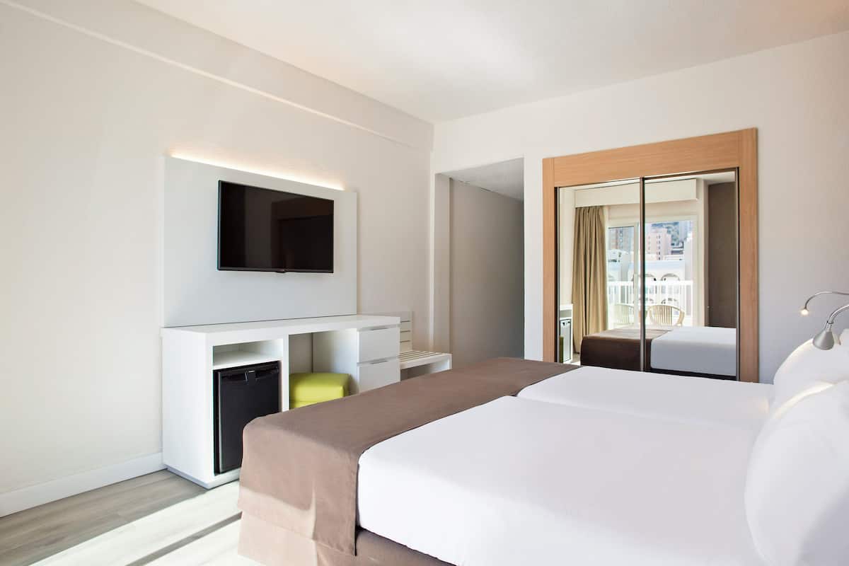1 bedroom, desk, free WiFi, bed sheets
