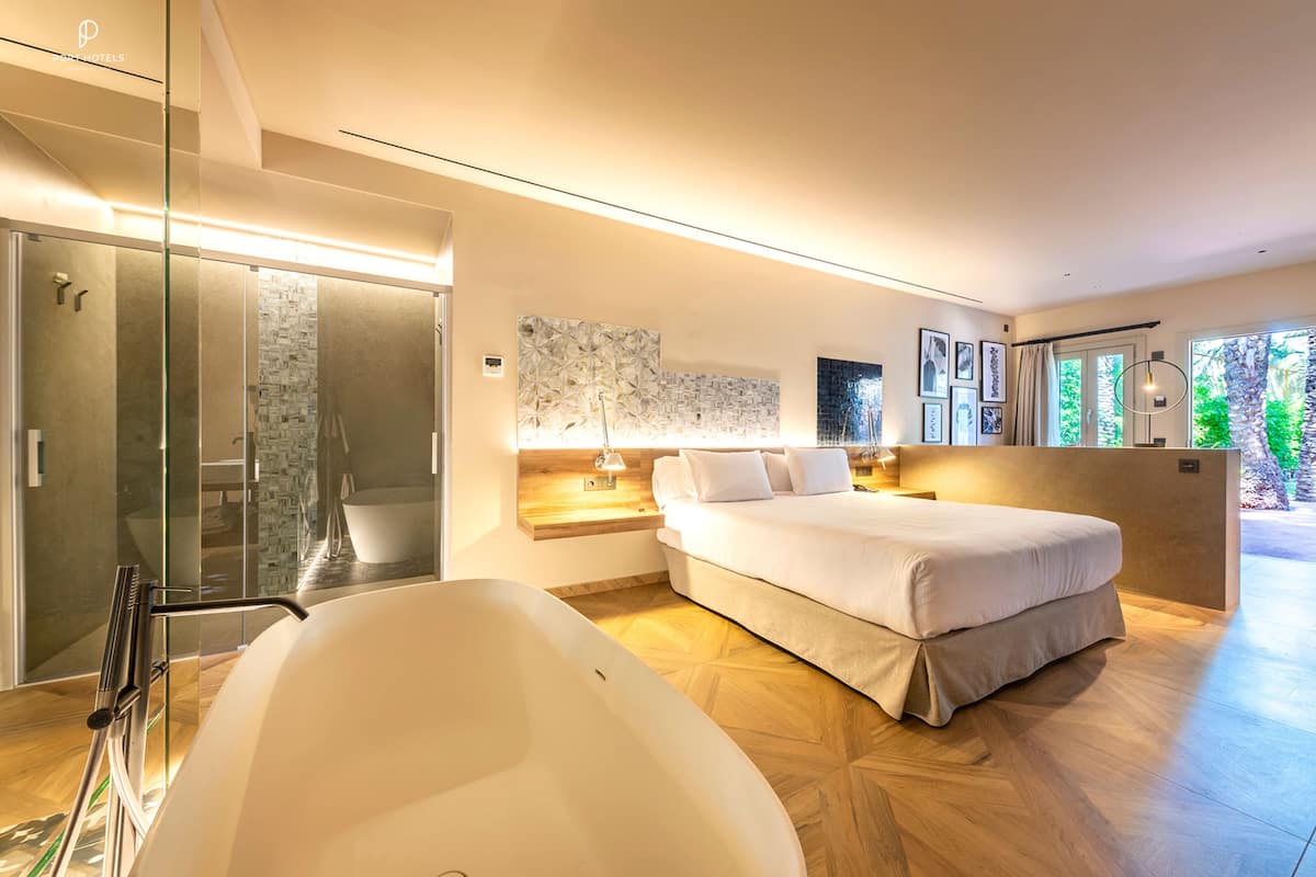 1 bedroom, minibar, in-room safe, individually decorated