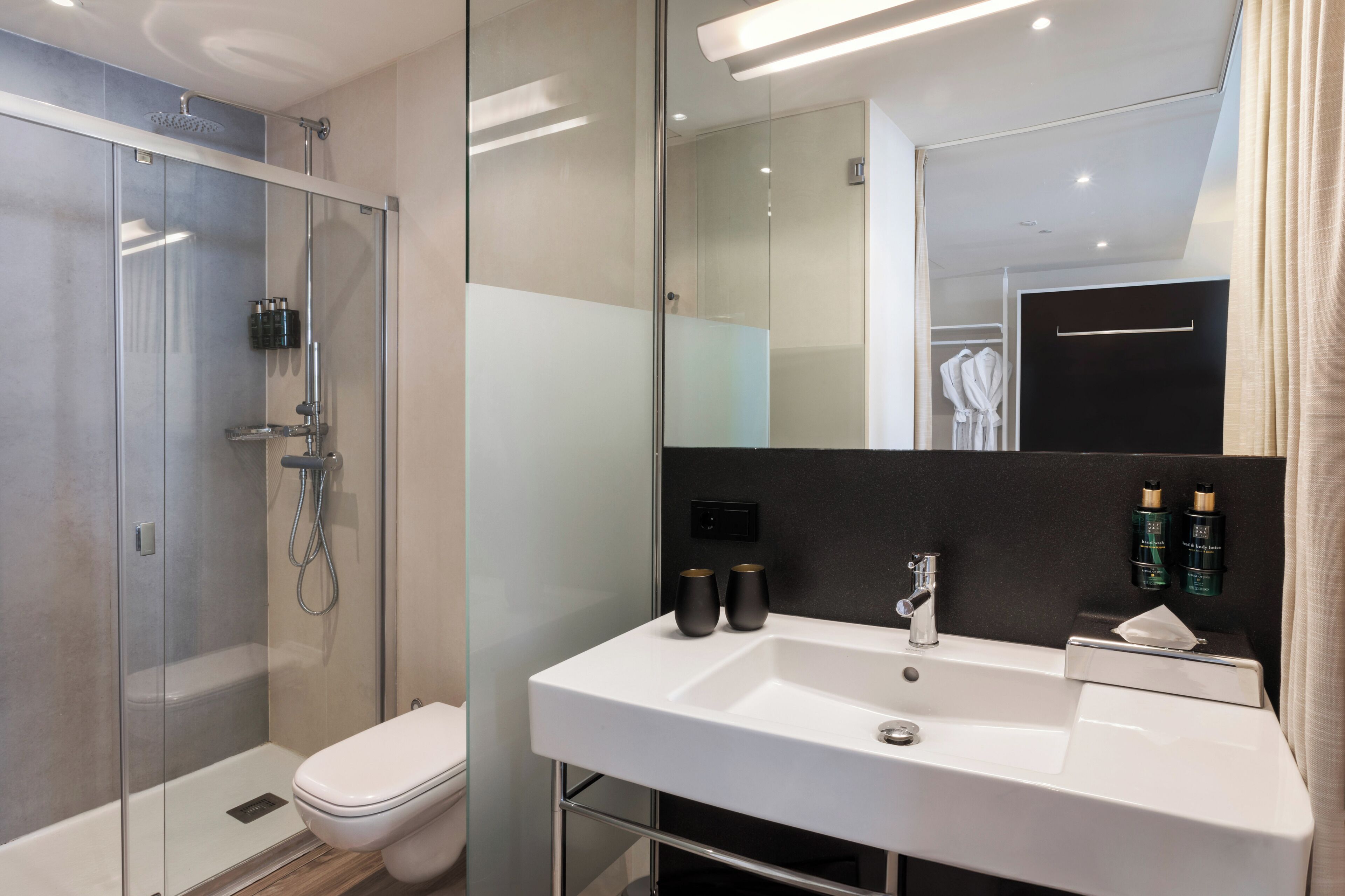 Photo - Melia South Beach Hotel