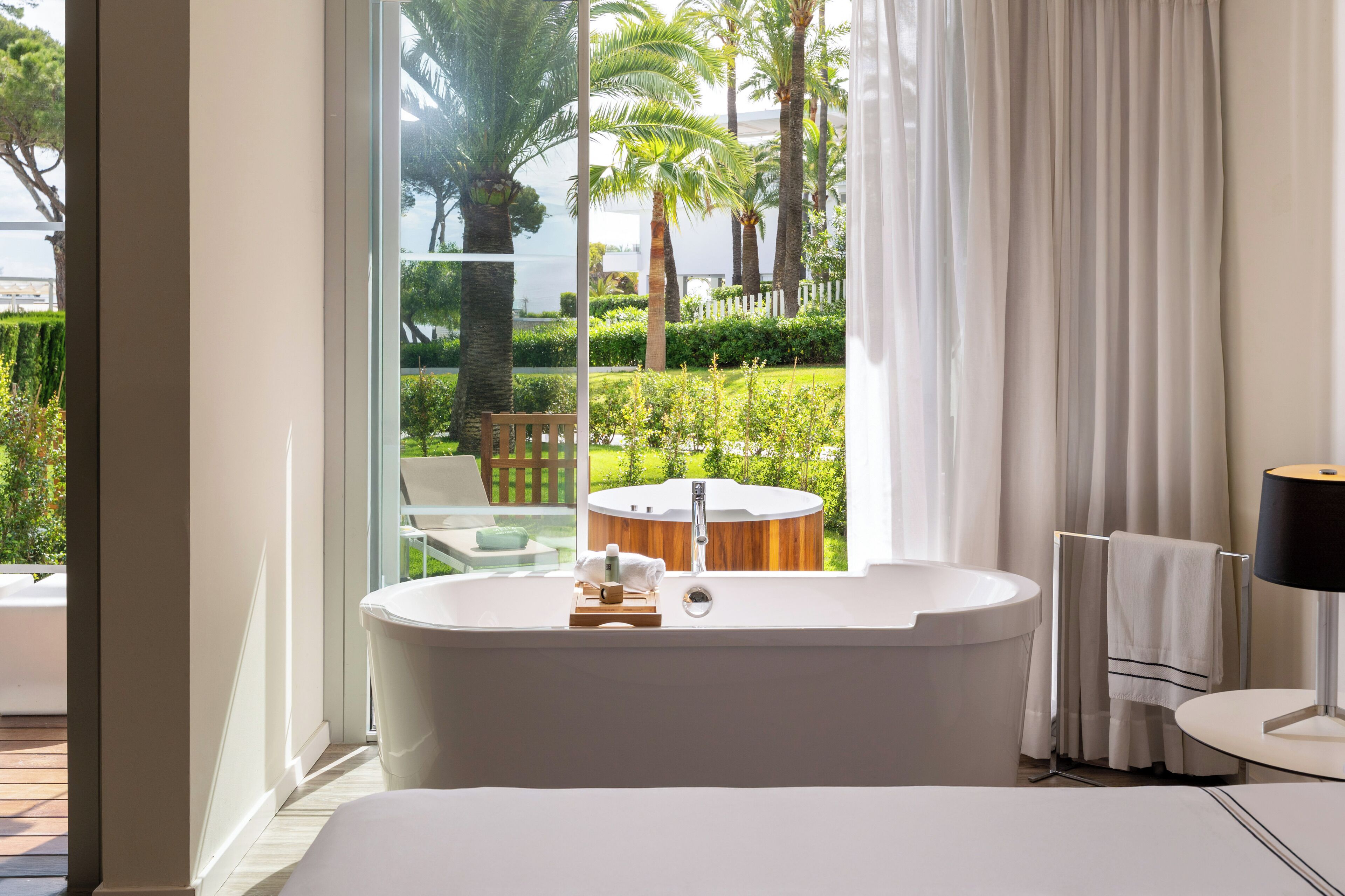 Melia South Beach Reviews, Deals & Photos 2026 - Expedia