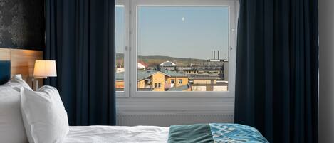 Svit | 1 sovrum, minibar, skrivbord och arbetsyta för laptop