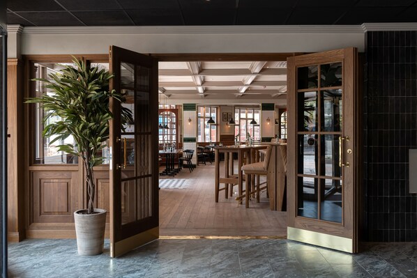 تناول الطعام