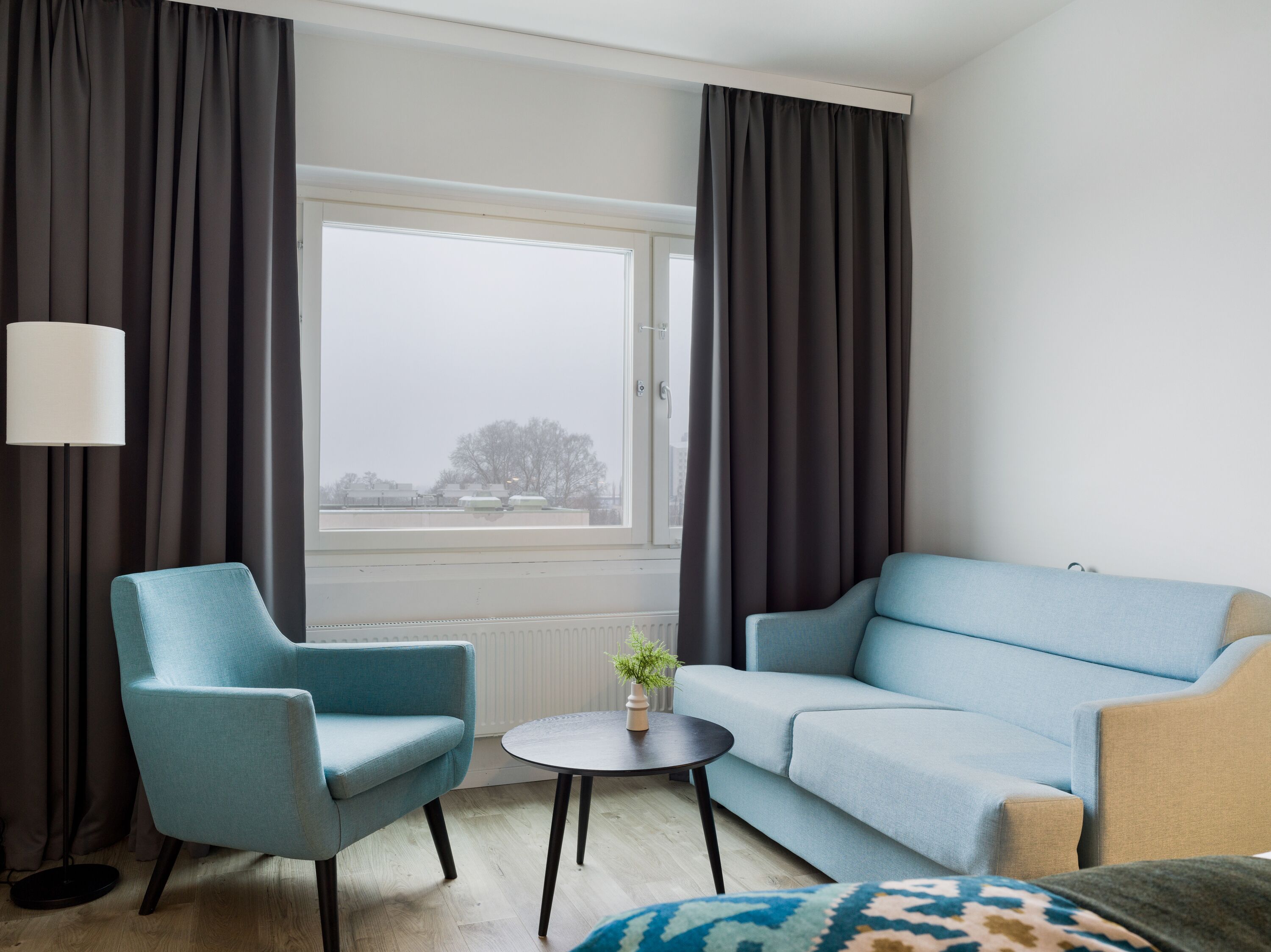 deluxe room | 1 bedroom, minibar, desk, laptop workspace