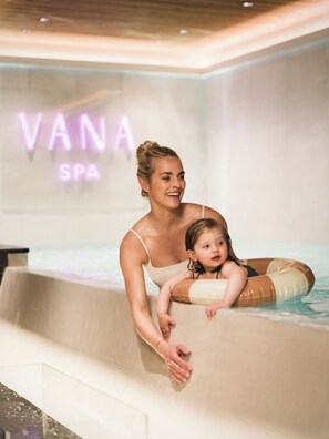 Sauna, soins corporels, massages suédois, massages prénataux, massages