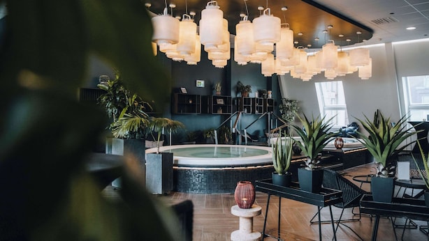 Indoor spa tub