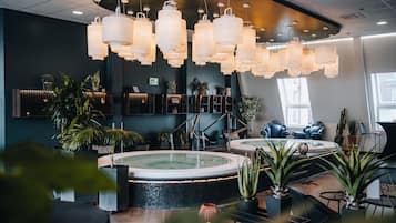 Behandlungsräume für Paare, Sauna, Whirlpool, Körperbehandlungen