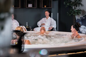 Behandlingsrum til par, sauna, boblebad, kropsbehandlinger