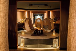 Couples treatment room(s), sauna, hot tub, steam room - Le Grand Bellevue (Saanen)