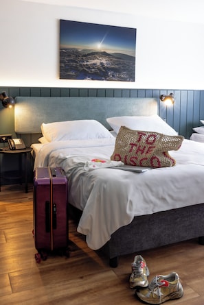 Standard Triple Room | In-room safe, desk, free WiFi, bed sheets