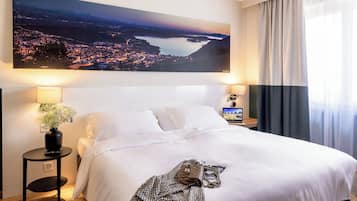 Habitación junior, vista al patio | Caja de seguridad en la habitación, escritorio y wifi gratis