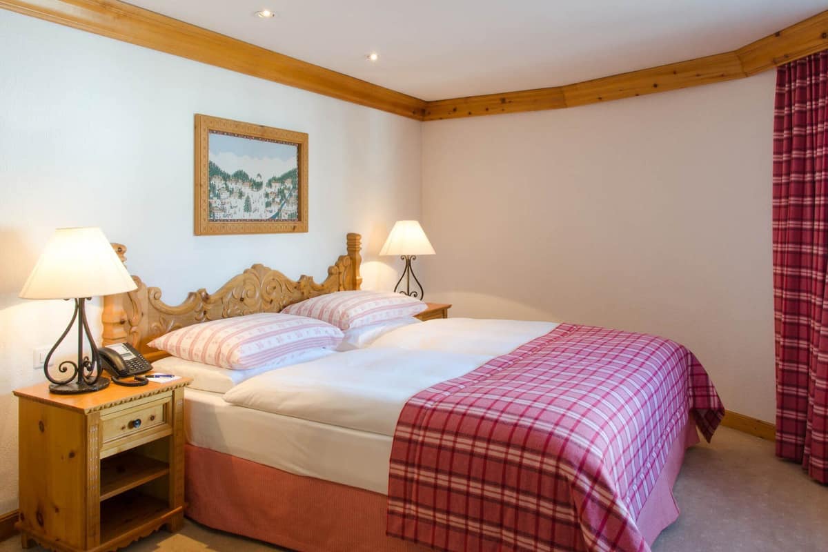 Piz Nair Suite | Bộ đồ giường cao cấp, chăn bông, minibar, két bảo mật tại phòng