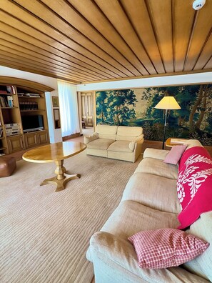 Suite, 2 Bedrooms | 1 bilik tidur, peralatan tempat tidur premium, gebar bulu kapas 
