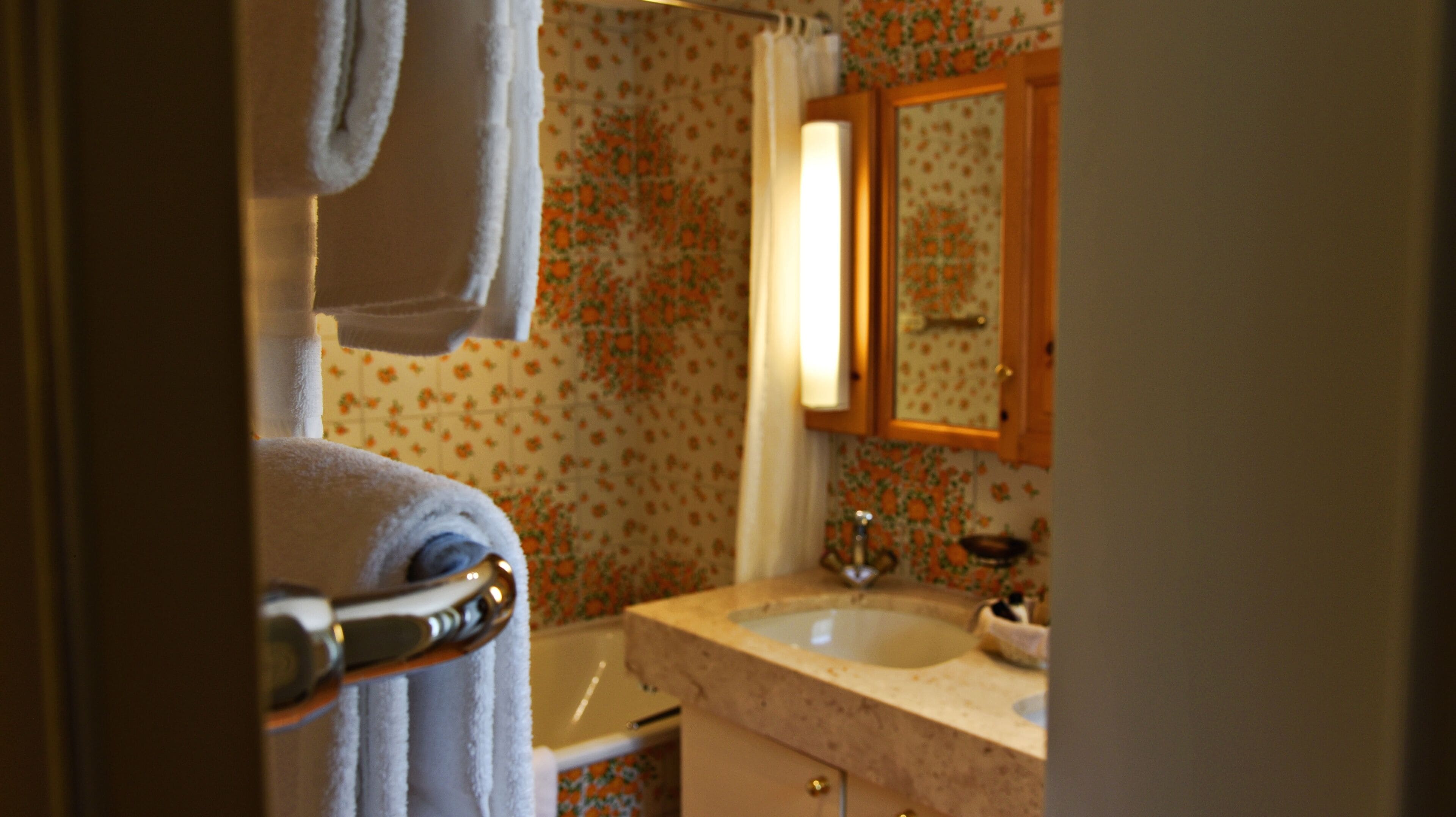suite, 2 bedrooms | bathroom | free toiletries, hair dryer, bathrobes, slippers