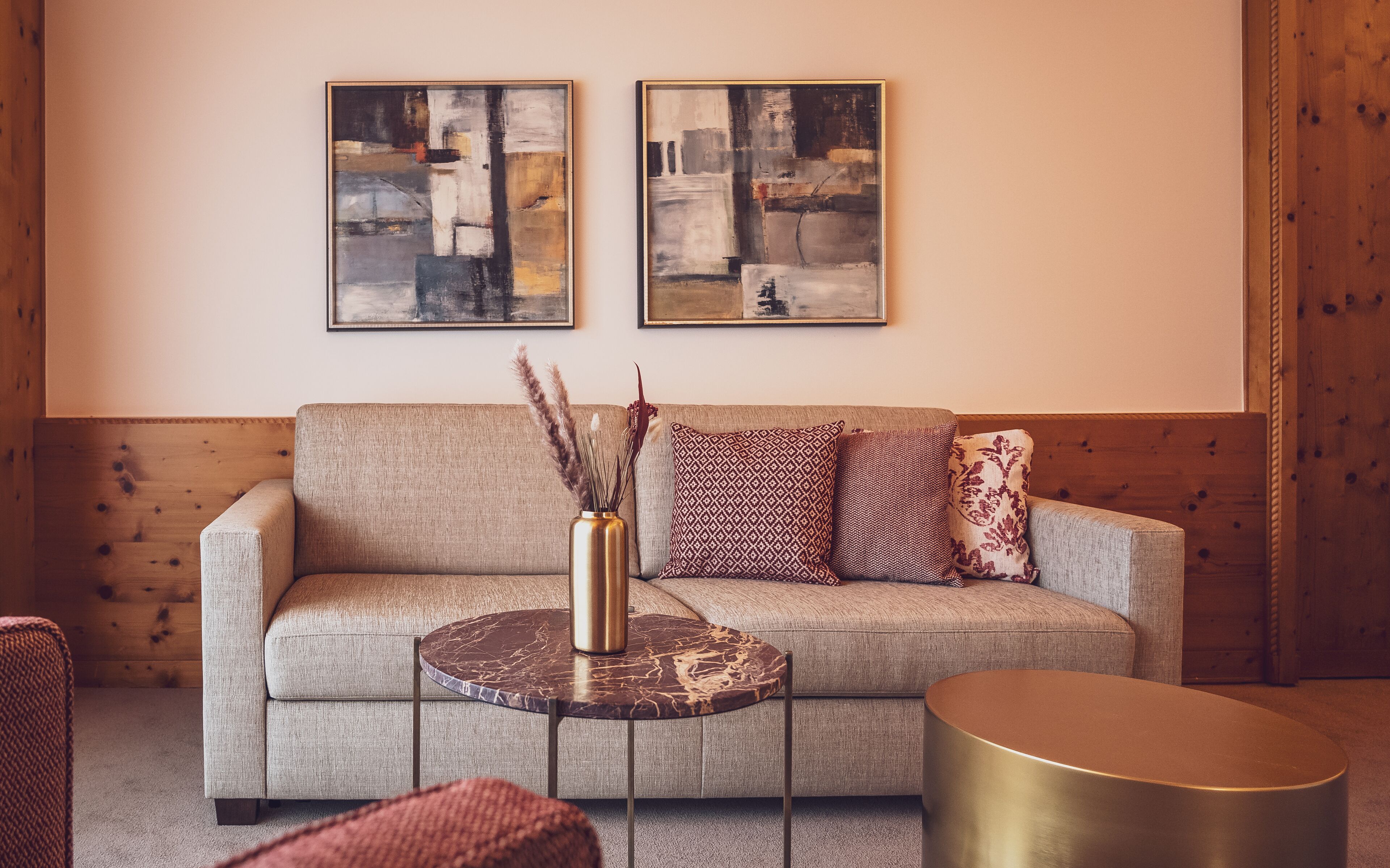 senior suite | living area | flat-screen tv