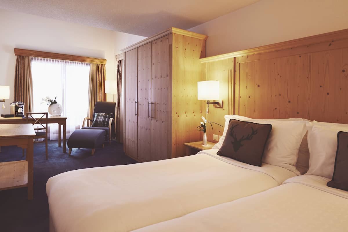 Premium bedding, minibar, in-room safe, desk