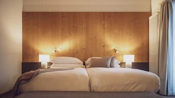 Phòng đôi phong cách cổ điển | Bộ đồ giường cao cấp, minibar, két bảo mật tại phòng, bàn