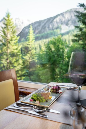 Breakfast and dinner served  - Sunstar Hotel Arosa (Arosa)