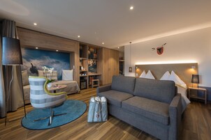 Ropa de cama hipoalergénica y minibar con artículos gratuitos