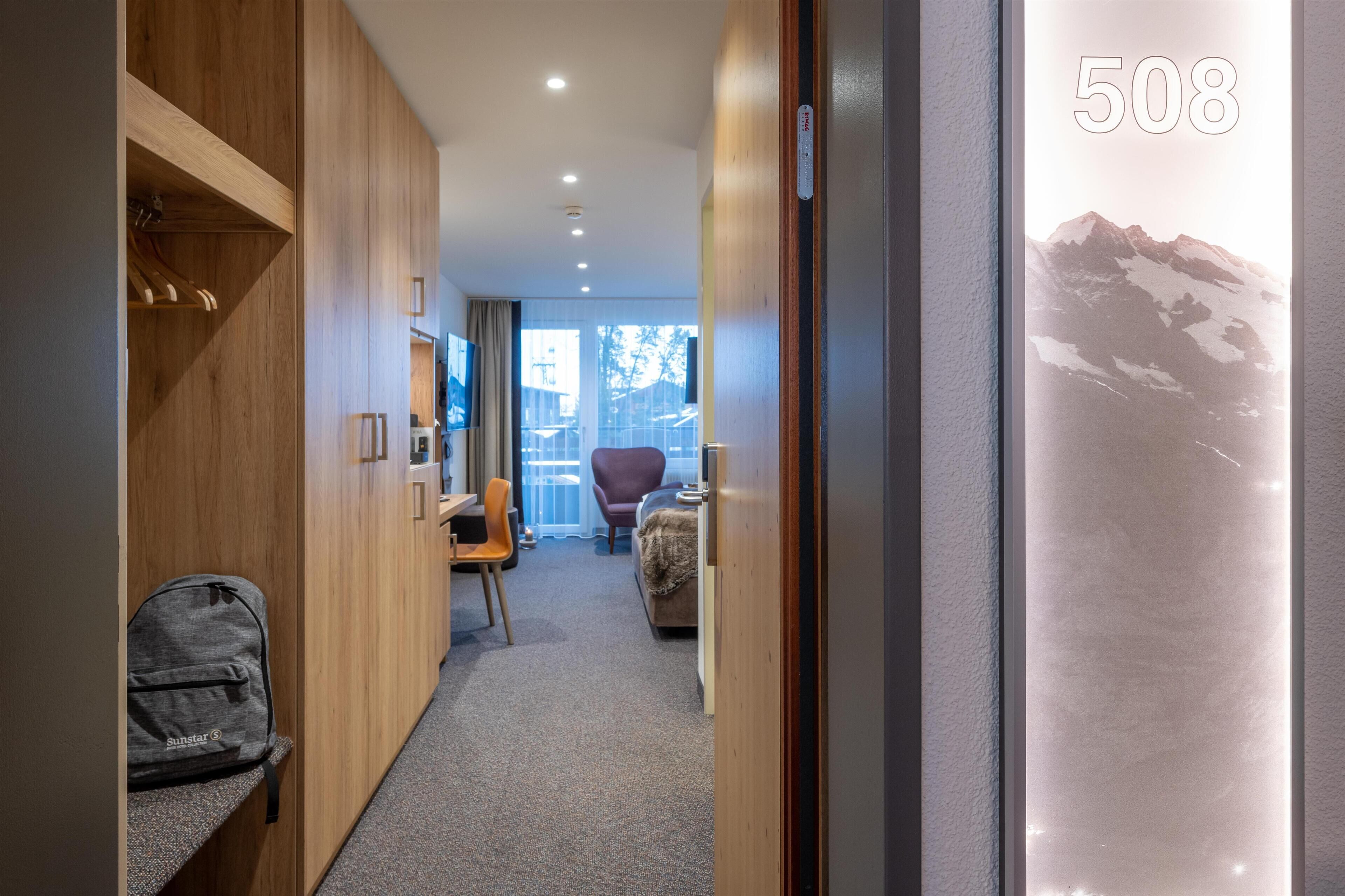 Dobbeltrom (Wetterhorn) | Allergitestet sengetøy, minibar (inkludert) og safe på rommet