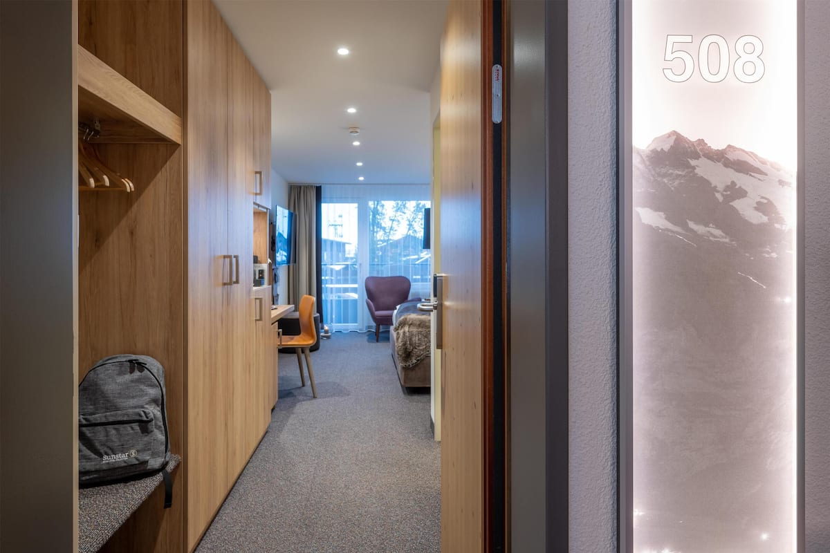 Dobbeltrom (Wetterhorn) | Allergitestet sengetøy, minibar (inkludert) og safe på rommet