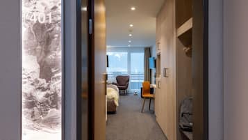 Double Room (Premium) | 1 bedroom, hypo-allergenic bedding, free minibar, in-room safe