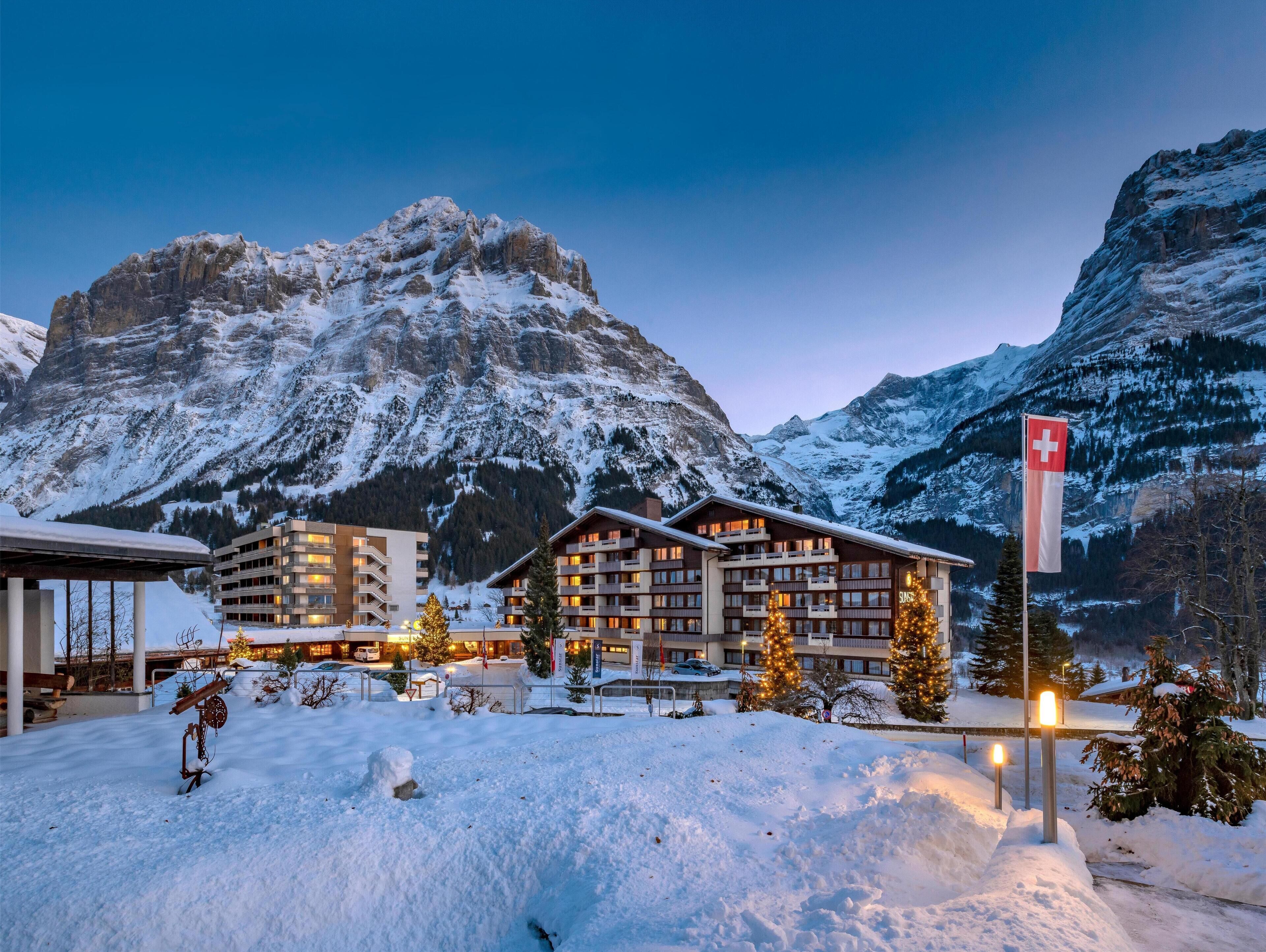 Indoor pool, pool loungers