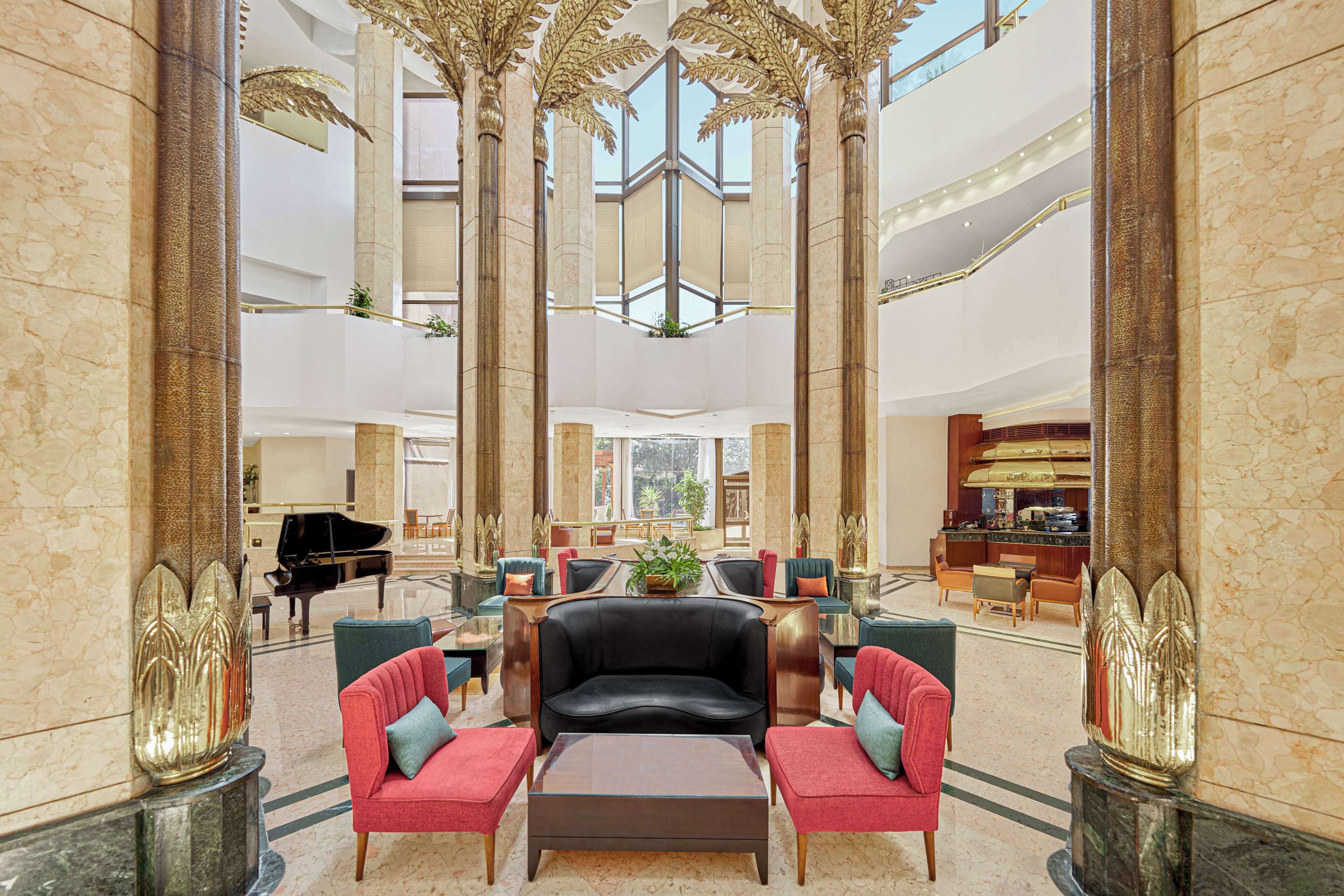 3 restaurants, serveren ontbijt, lunch, diner, internationale gerechten