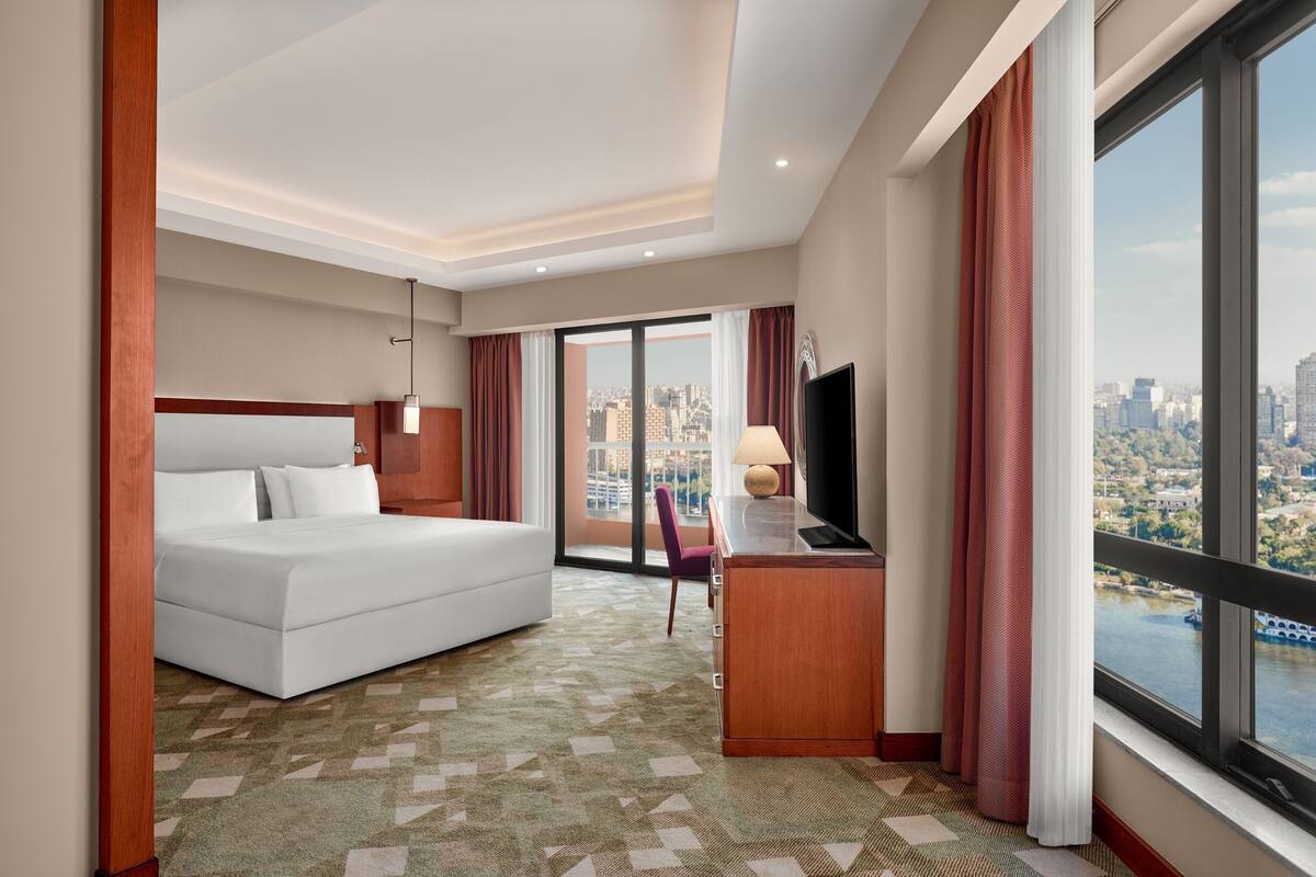 이집트산 면 시트, 고급 침구, 오리/거위털 이불, 필로우탑 침대