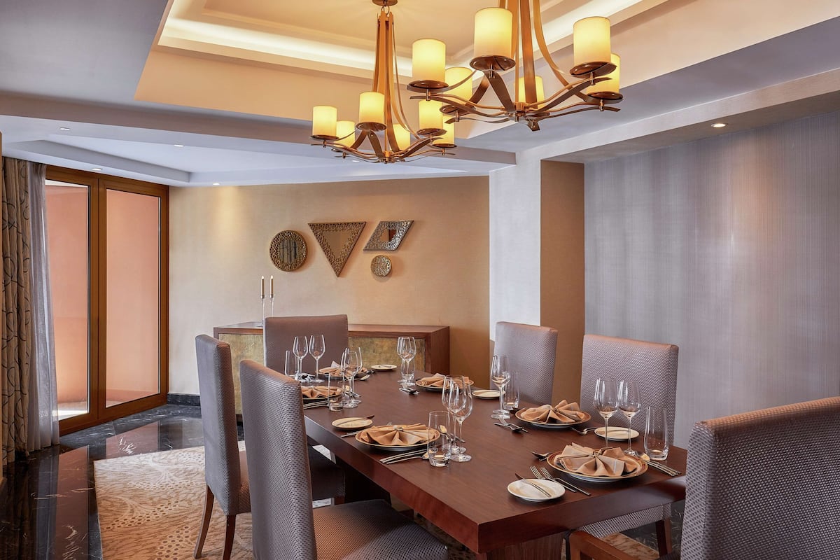 Suite (Diwan)