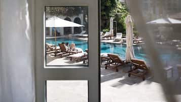Piscine extérieure (ouverte en saison)